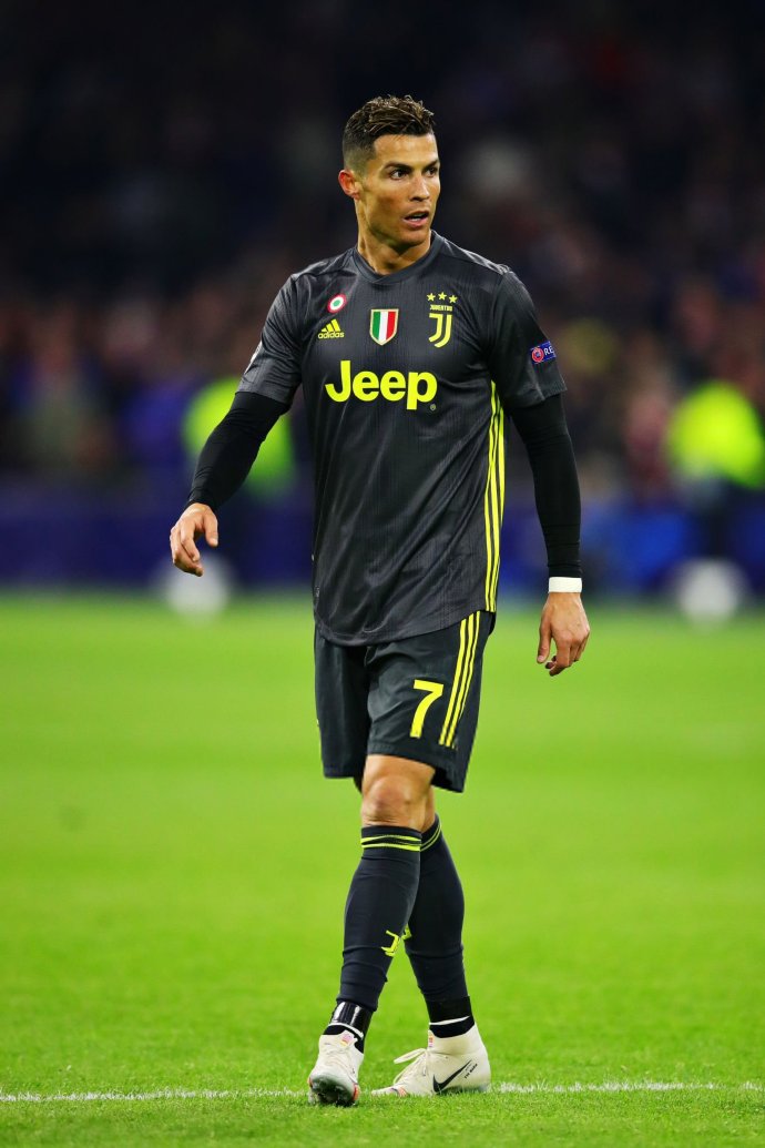 尤文图斯客场淘汰马赛,晋级欧冠半决赛 尤文图斯客场淘汰马赛,晋级欧冠半决赛