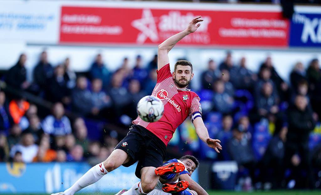 利兹联险胜颓势!南安普顿实力暂露 利兹联险胜颓势!南安普顿实力暂露