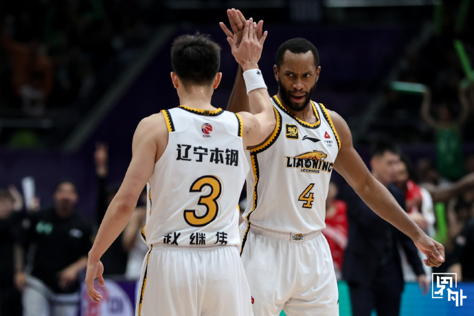 辽宁队士气高昂,全队团结一致迎接挑战 辽宁队士气高昂,全队团结一致迎接挑战