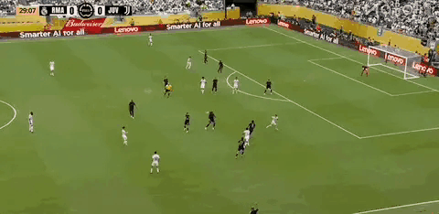 英国威廉希尔-皇马悲剧出局！伊斯坦布尔疯狂逼抢