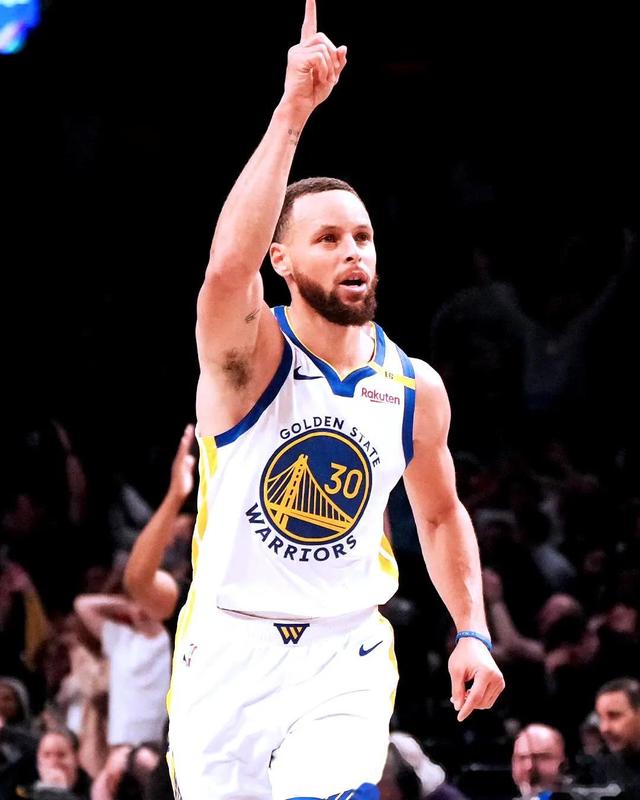 篮网主场战胜勇士,取得六连胜 篮网主场战胜勇士,取得六连胜