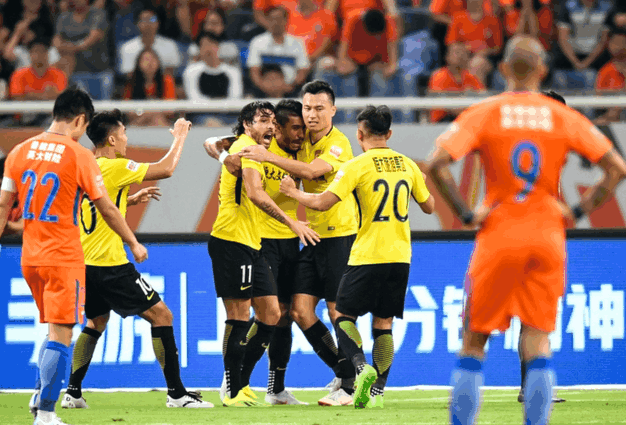 威廉希尔官网-恒大豪取客场大胜，巩固领先优势