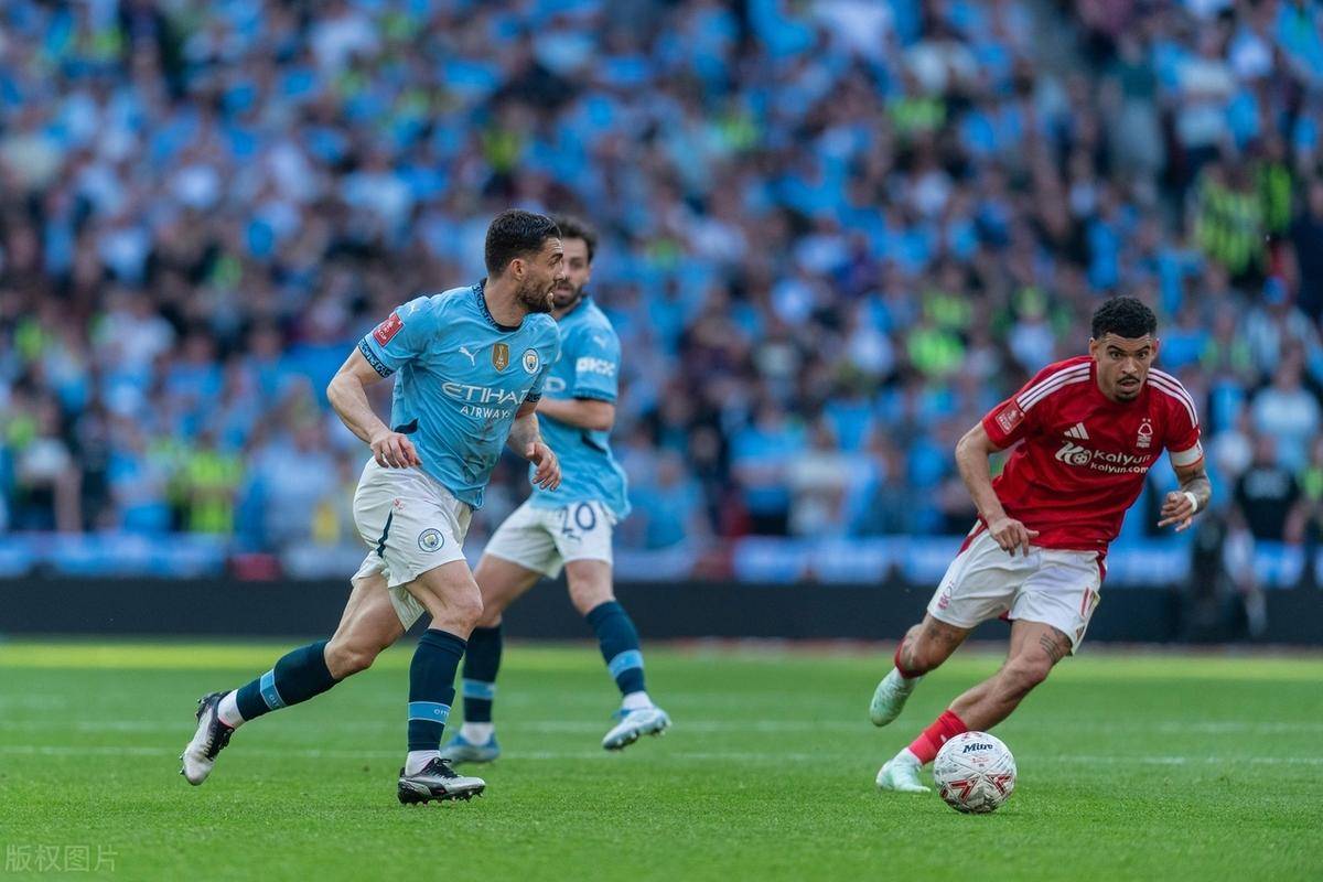 曼城欲摘下英国冠军,下轮对阵狼队 曼城欲摘下英国冠军,下轮对阵狼队