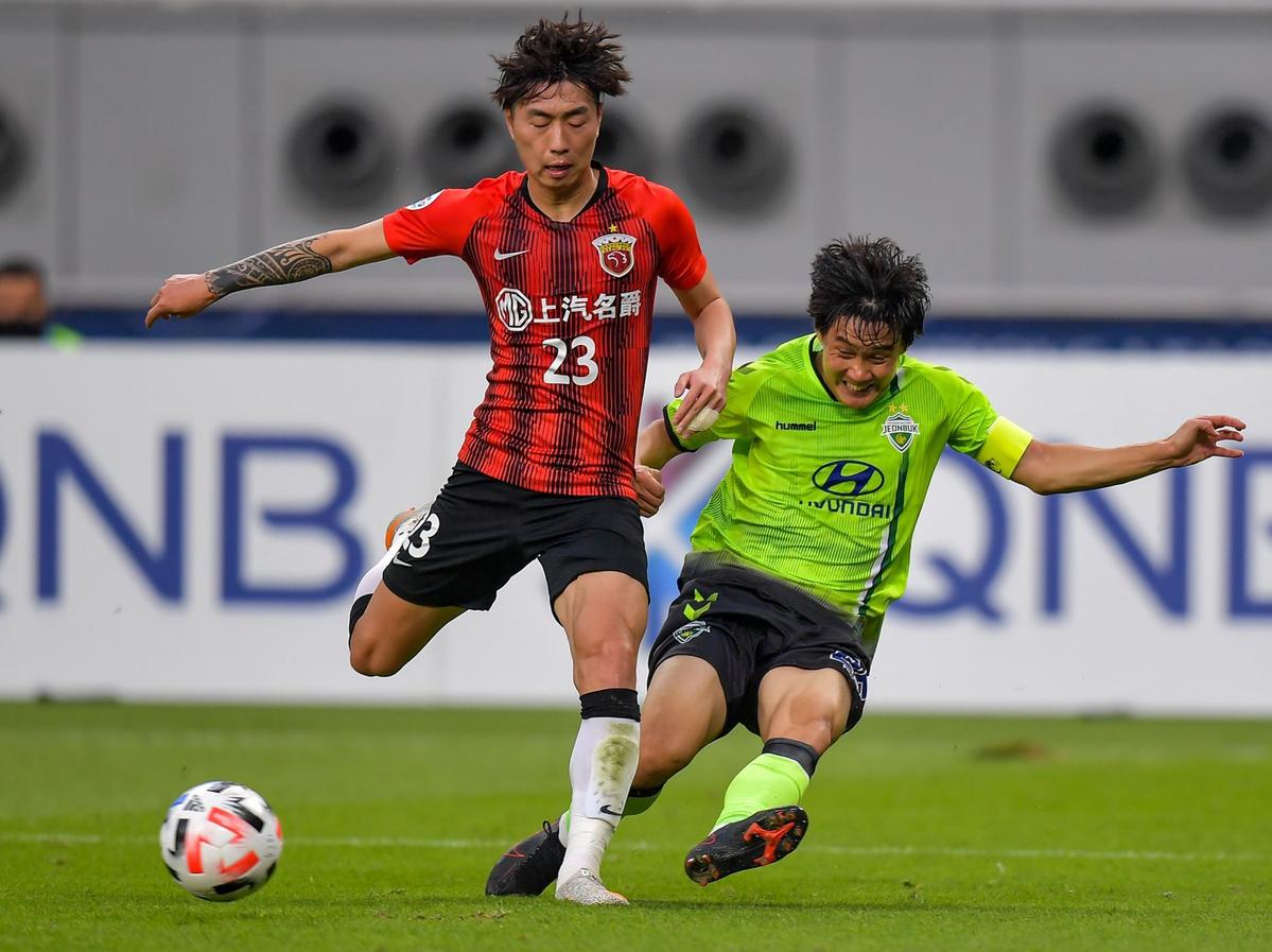 河南建业战胜对手，喜迎开门红笑逐颜开