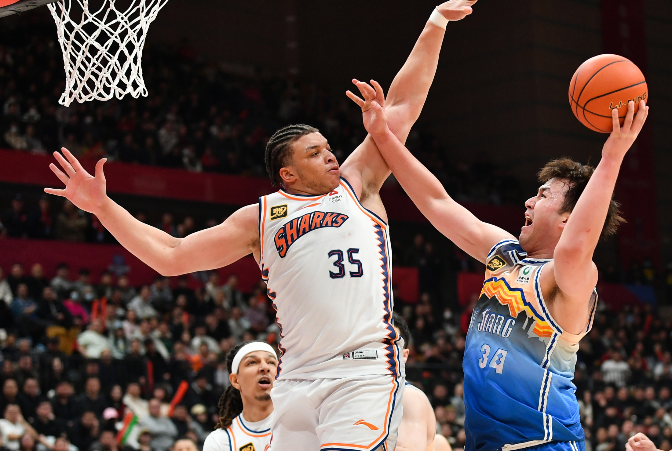 威廉希尔官网-归化球员争议：对于俱乐部实力提升的意义如何？