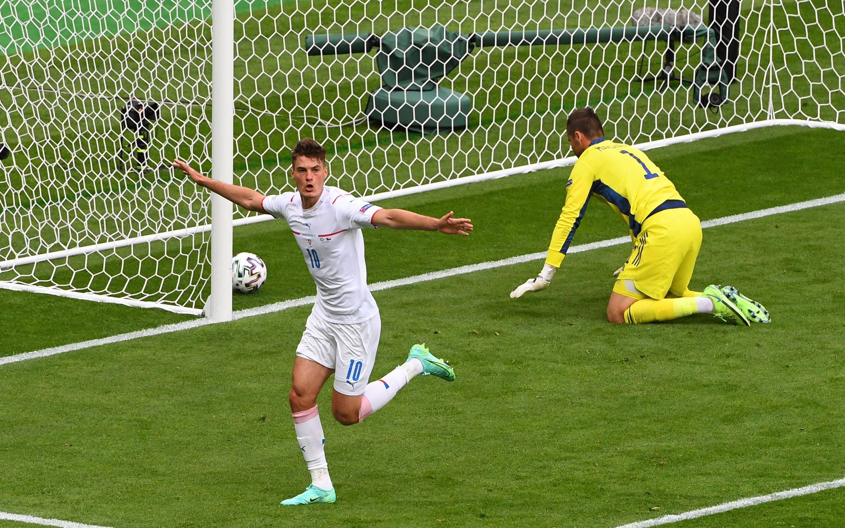 英国威廉希尔-拜仁慕尼黑锋线火力全开，轻松晋级