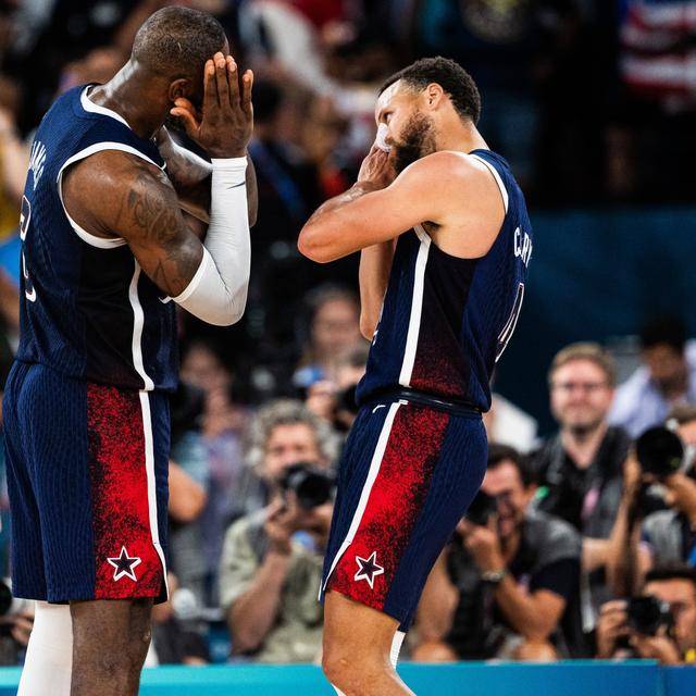 美国篮球选手在国际大赛中斩获冠军 美国篮球选手在国际大赛中斩获冠军