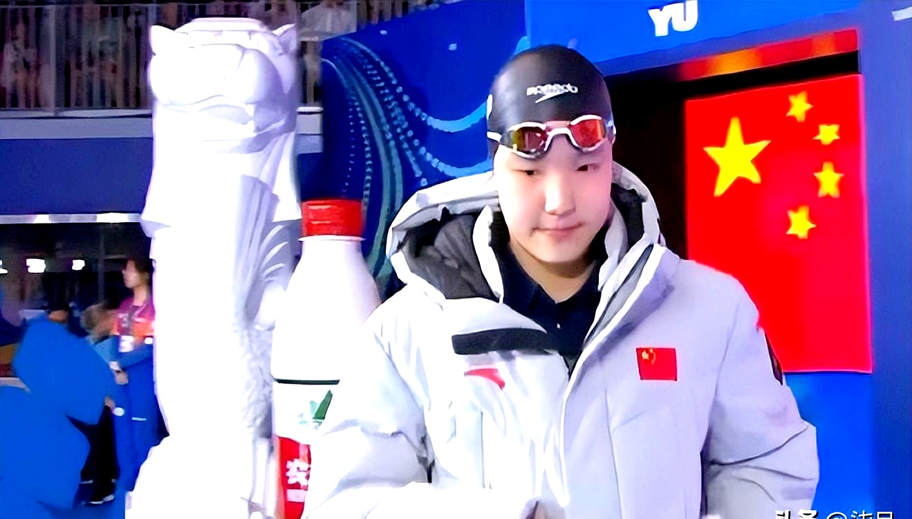 加拿大游泳新星崭露头角,夺冠成为年度最亮眼的新人 加拿大游泳新星崭露头角,夺冠成为年度最亮眼的新人