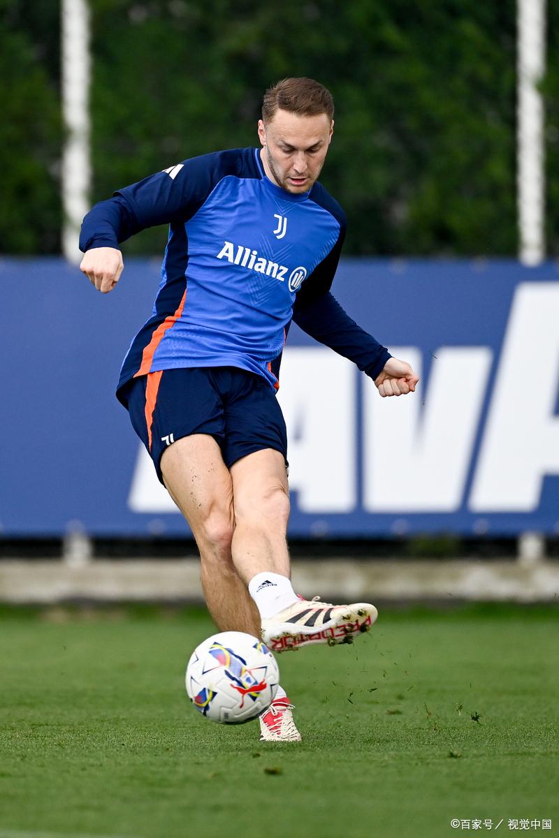 威廉希尔官网-博洛尼亚主场战平那不勒斯，争取保级之路再起波澜