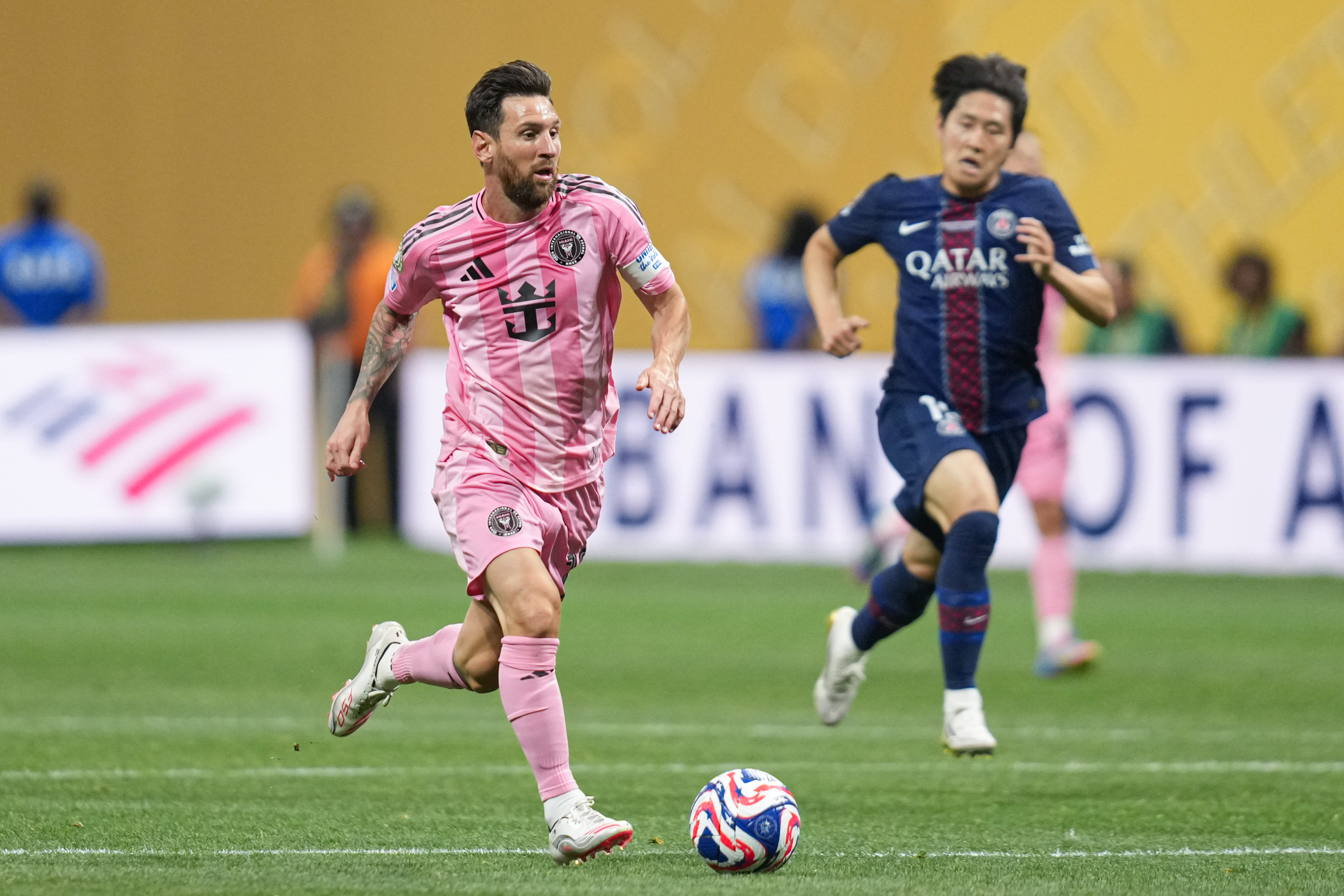 巴黎圣日耳曼轻松晋级，霸气依旧