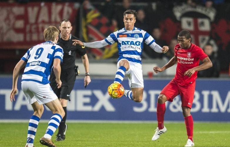 大连人主场失利,陷入保级泥沼 大连人主场失利,陷入保级泥沼