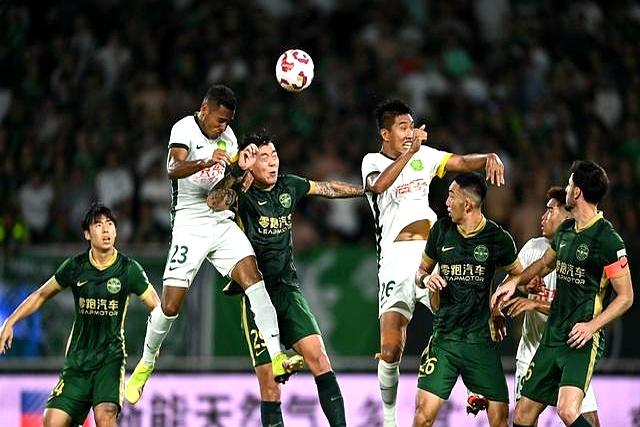 中超联赛呈现白热化局面，竞争激烈