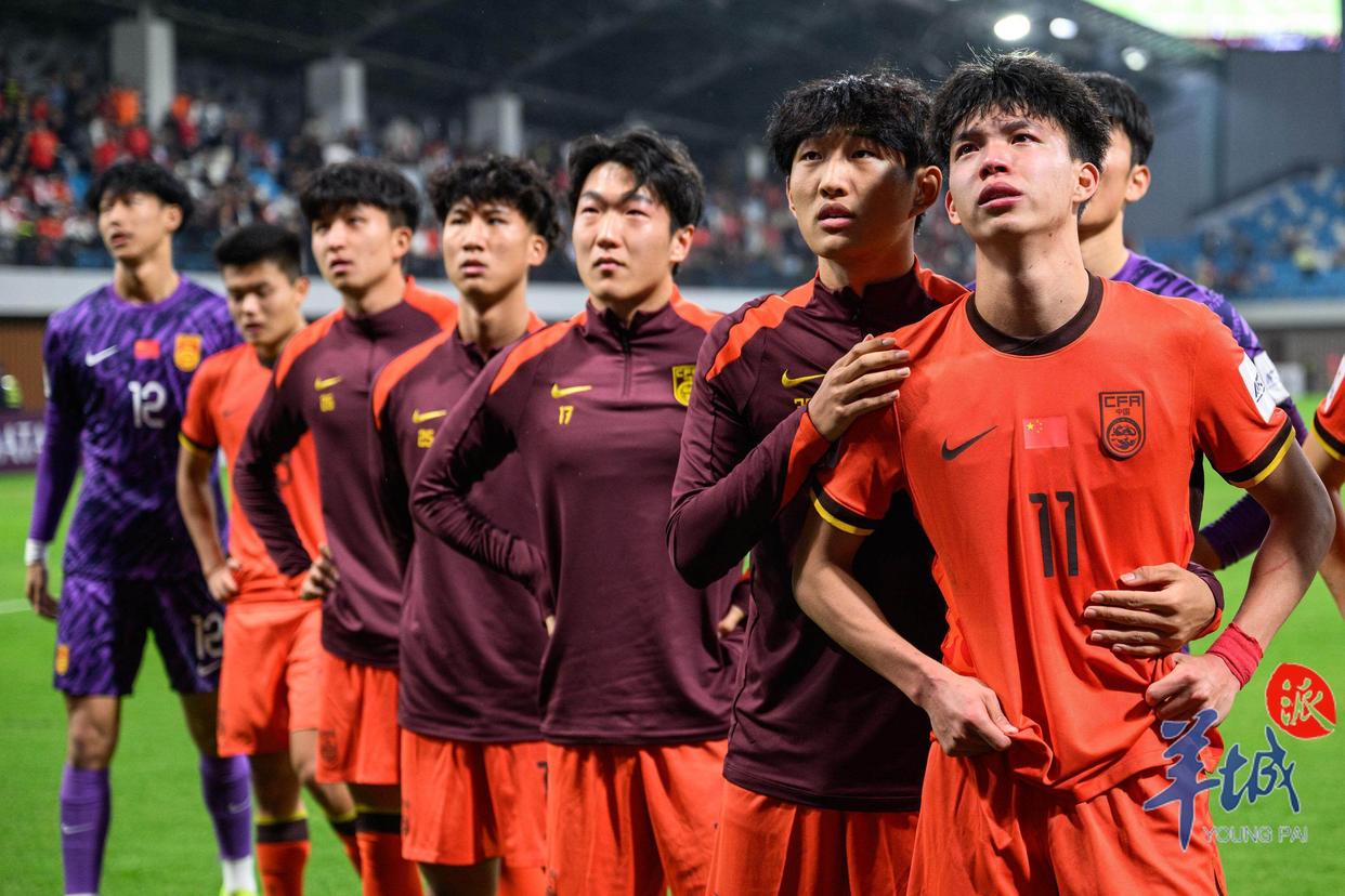 英国威廉希尔-实力碾压：中国足球队在比赛中压倒对手