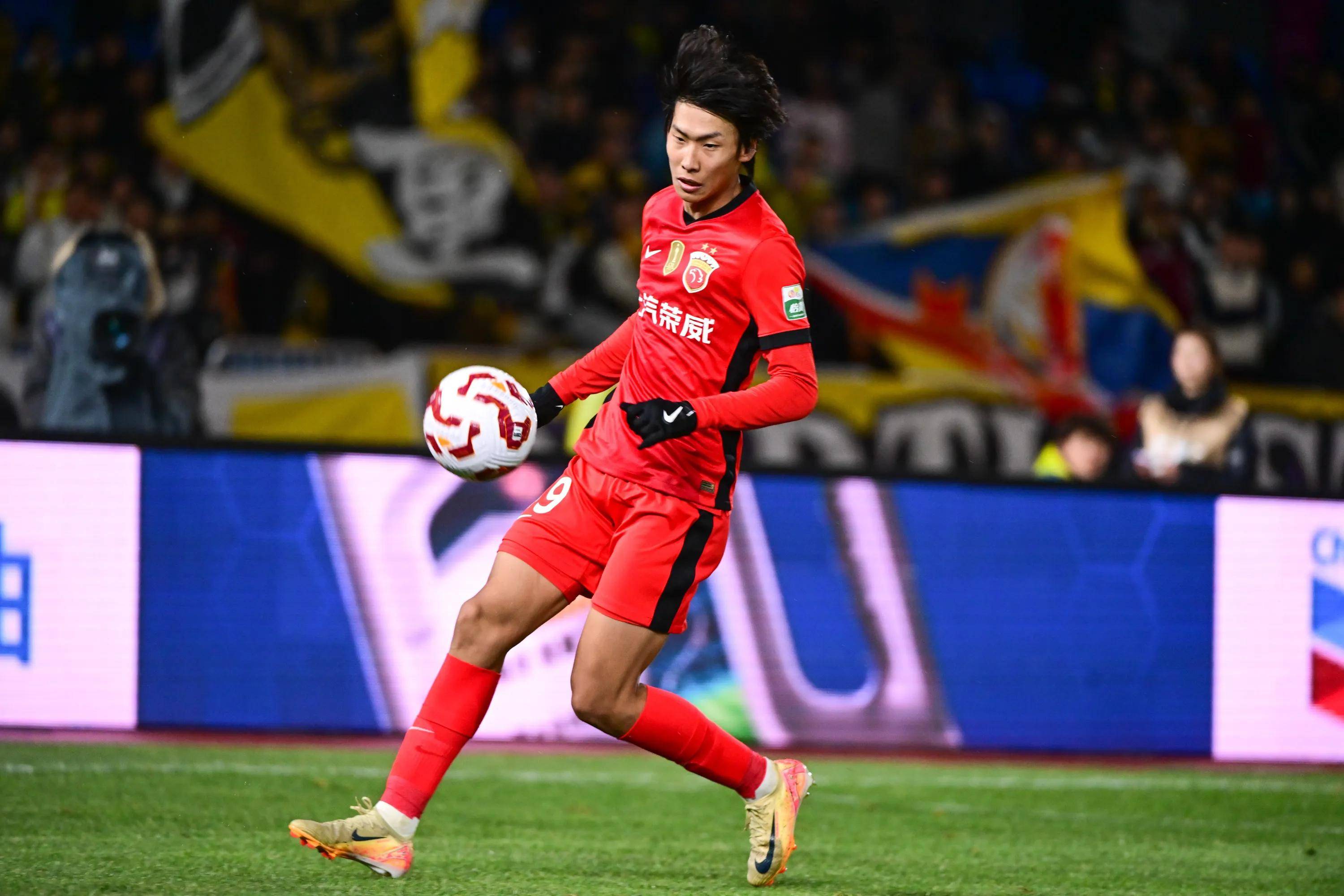 选秀大会召开,足球新星脱颖而出 选秀大会召开,足球新星脱颖而出