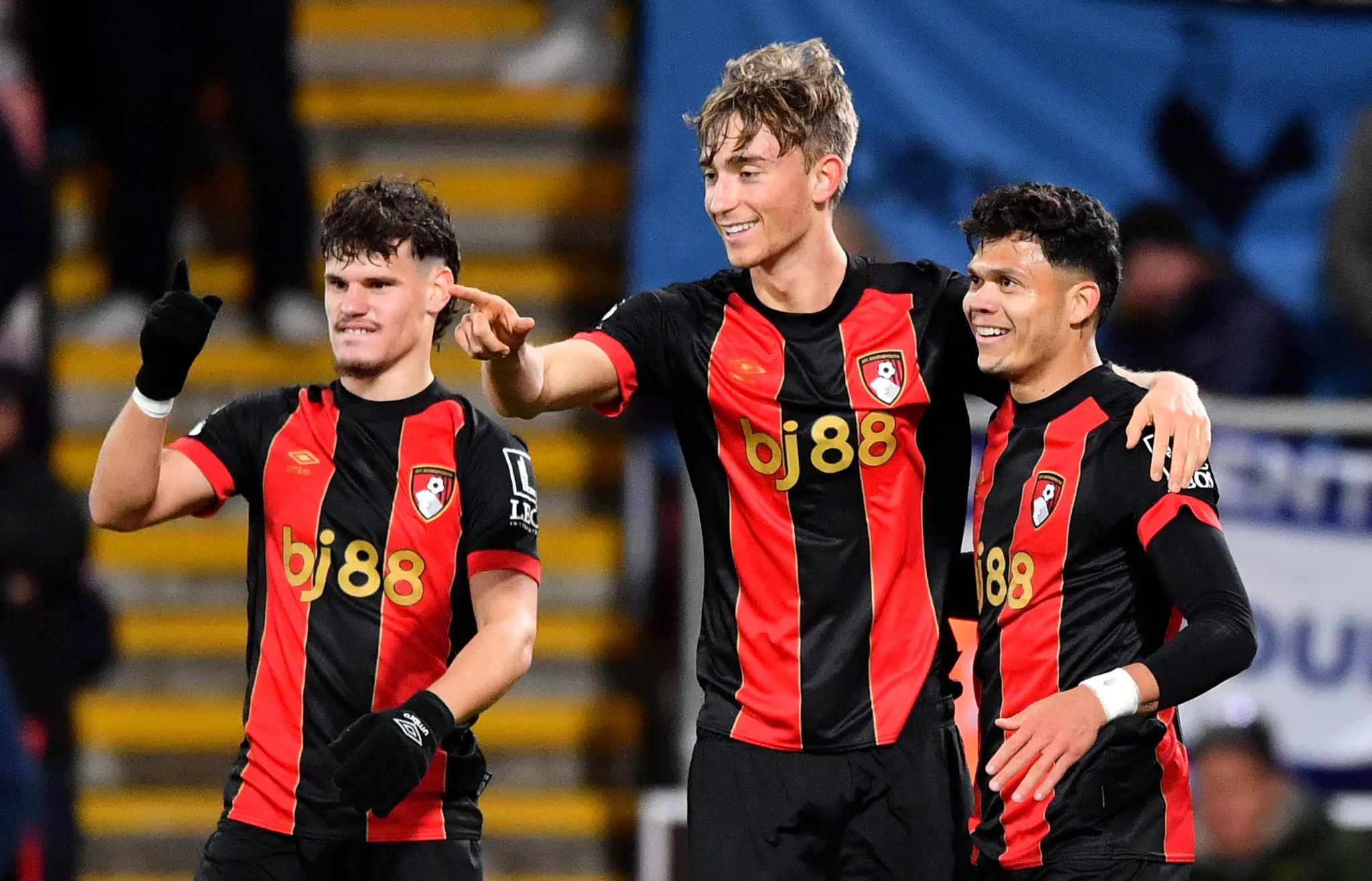 伯恩茅斯主场击败沃特福德，抢得关键三分