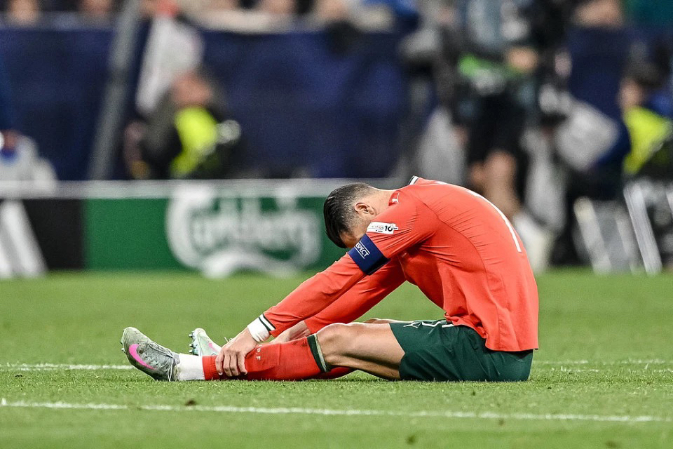 欧国联比赛争夺激烈，比分不断变化