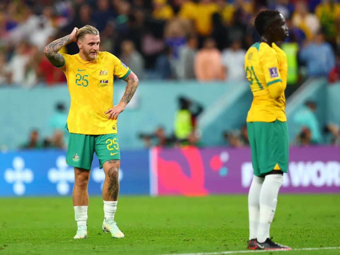 法国力克波兰,实现惊艳比分领先 法国力克波兰,实现惊艳比分领先