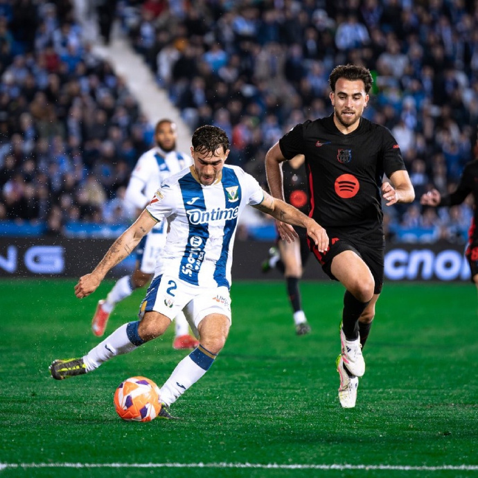 英国威廉希尔-奥萨苏纳遭遇不胜,需调整战术 英国威廉希尔-奥萨苏纳遭遇不胜,需调整战术