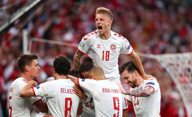 威廉希尔app-瑞典斯洛伐克蓝黄军团顺利晋级,迈向下一轮 威廉希尔app-瑞典斯洛伐克蓝黄军团顺利晋级,迈向下一轮