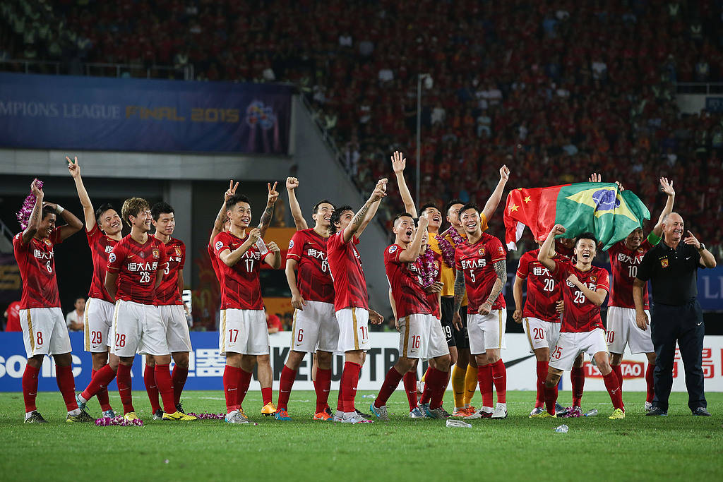 英国威廉希尔-上港客场迎战广州恒大,中场核心组织几近完成建设 英国威廉希尔-上港客场迎战广州恒大,中场核心组织几近完成建设