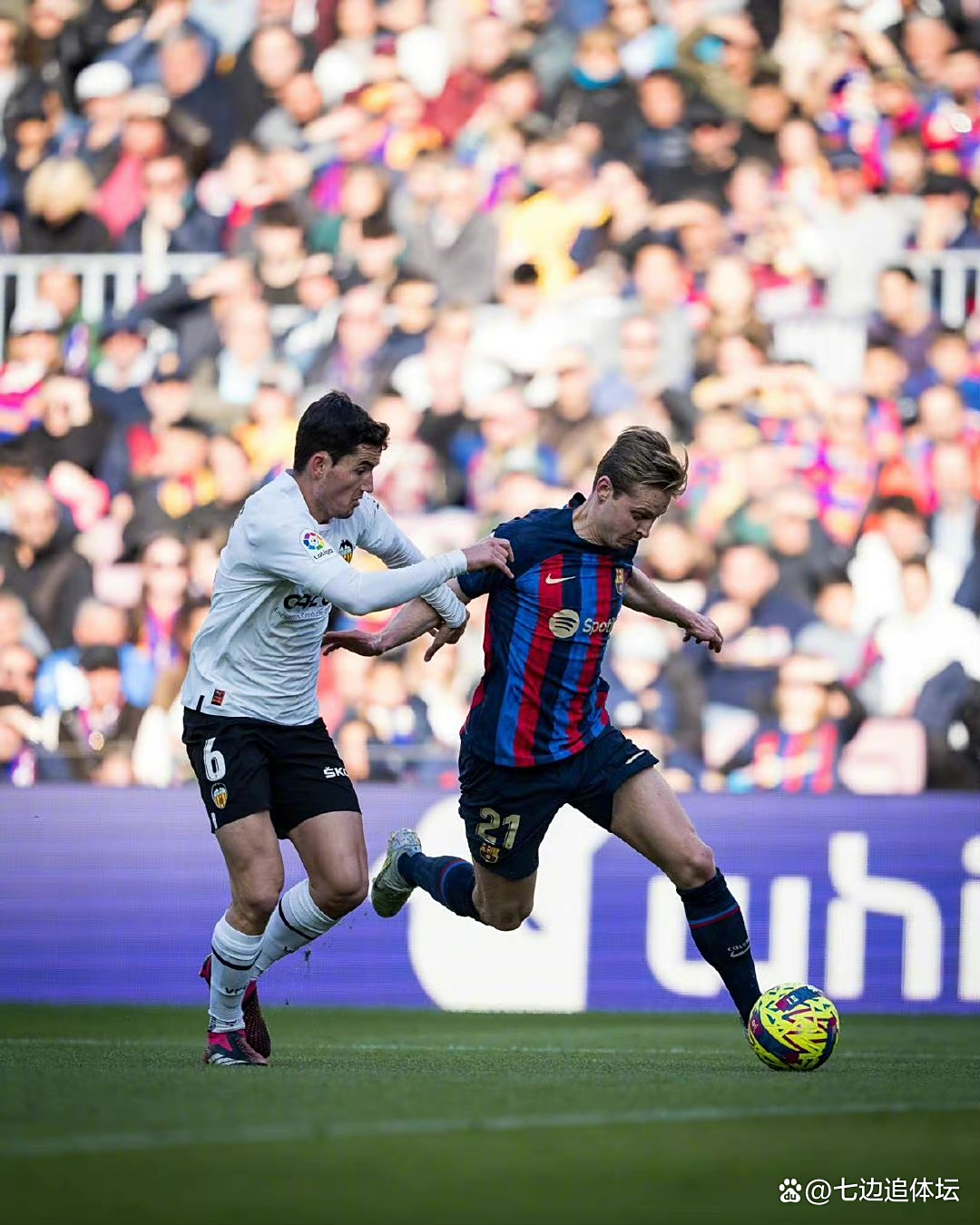 威廉希尔app-盖克佐迪在比赛中攻入制胜一球,令球迷惊艳 威廉希尔app-盖克佐迪在比赛中攻入制胜一球,令球迷惊艳