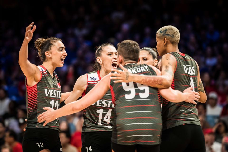 土耳其豪取三分，欧洲杯预选赛势如破竹