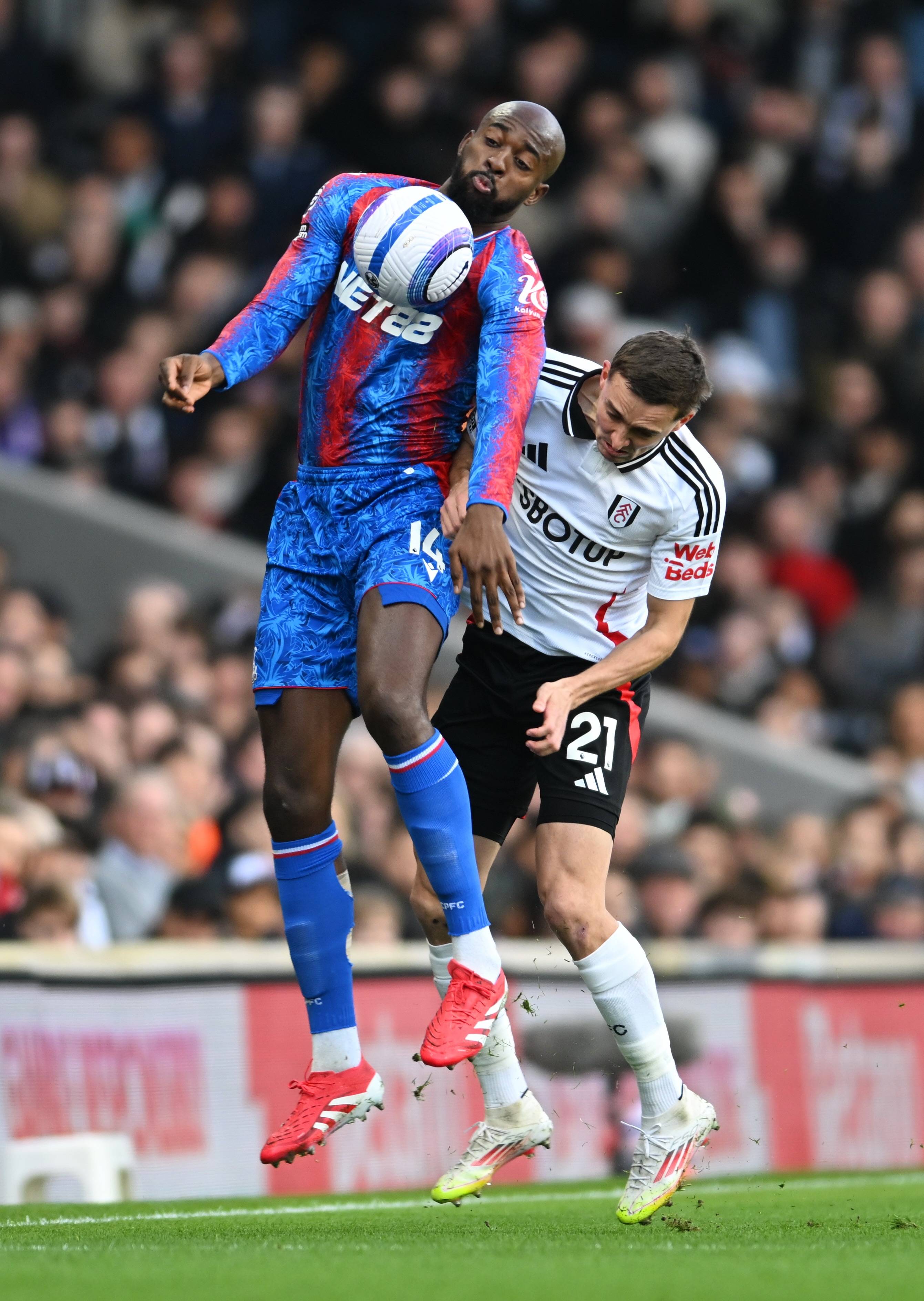 富勒姆主场击败水晶宫,保级希望增加 富勒姆主场击败水晶宫,保级希望增加