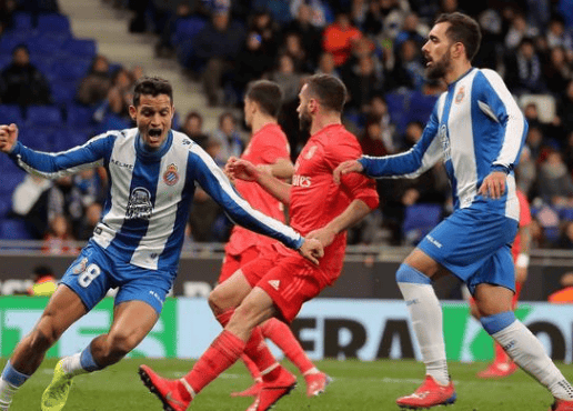 瓦伦西亚迎来复兴,球队备战下场对决 瓦伦西亚迎来复兴,球队备战下场对决