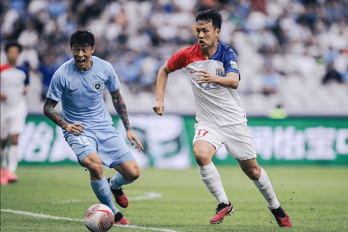 英国威廉希尔-联赛冠军争夺白热化,劲旅展开殊死厮杀 英国威廉希尔-联赛冠军争夺白热化,劲旅展开殊死厮杀