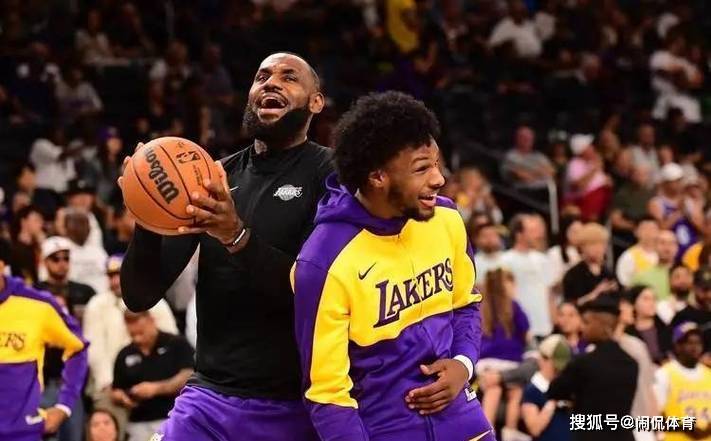 湖人主帅哈特一箭定江山，全队欣喜不已