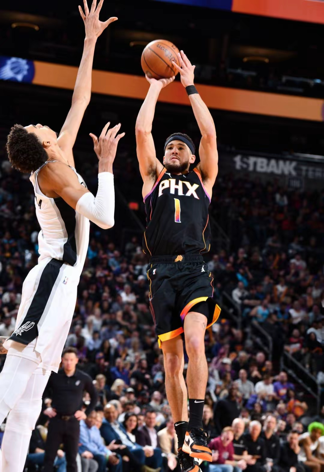 马刺主场双杀太阳，为西部前四发起冲击