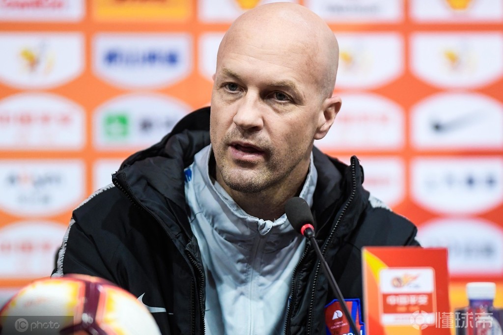 厄瓜多尔足球俱乐部引进西班牙教练，欲变局