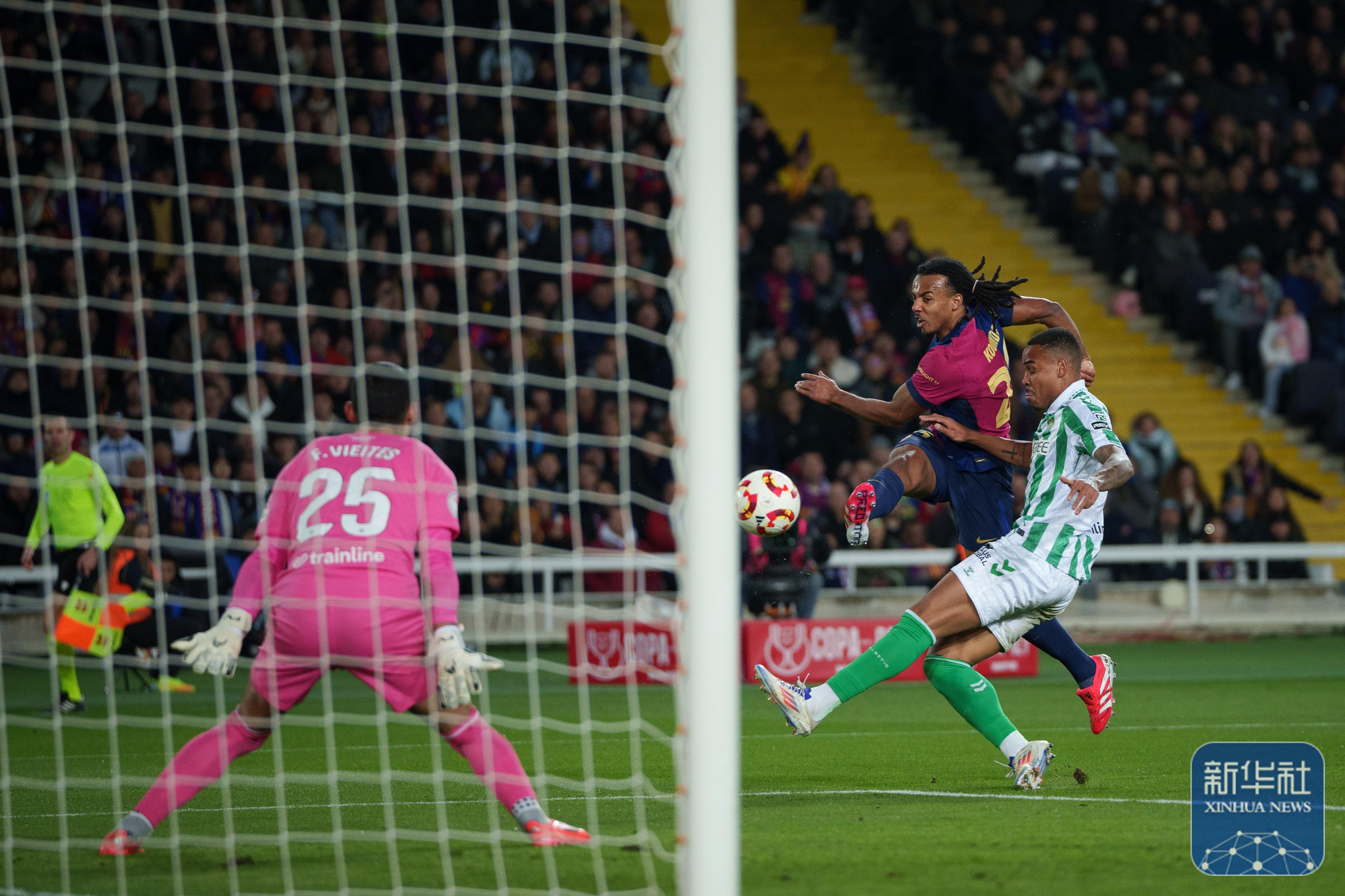 威廉希尔官网-西班牙击败波兰,备受关注的胜利赛事赢得观众喝彩 威廉希尔官网-西班牙击败波兰,备受关注的胜利赛事赢得观众喝彩