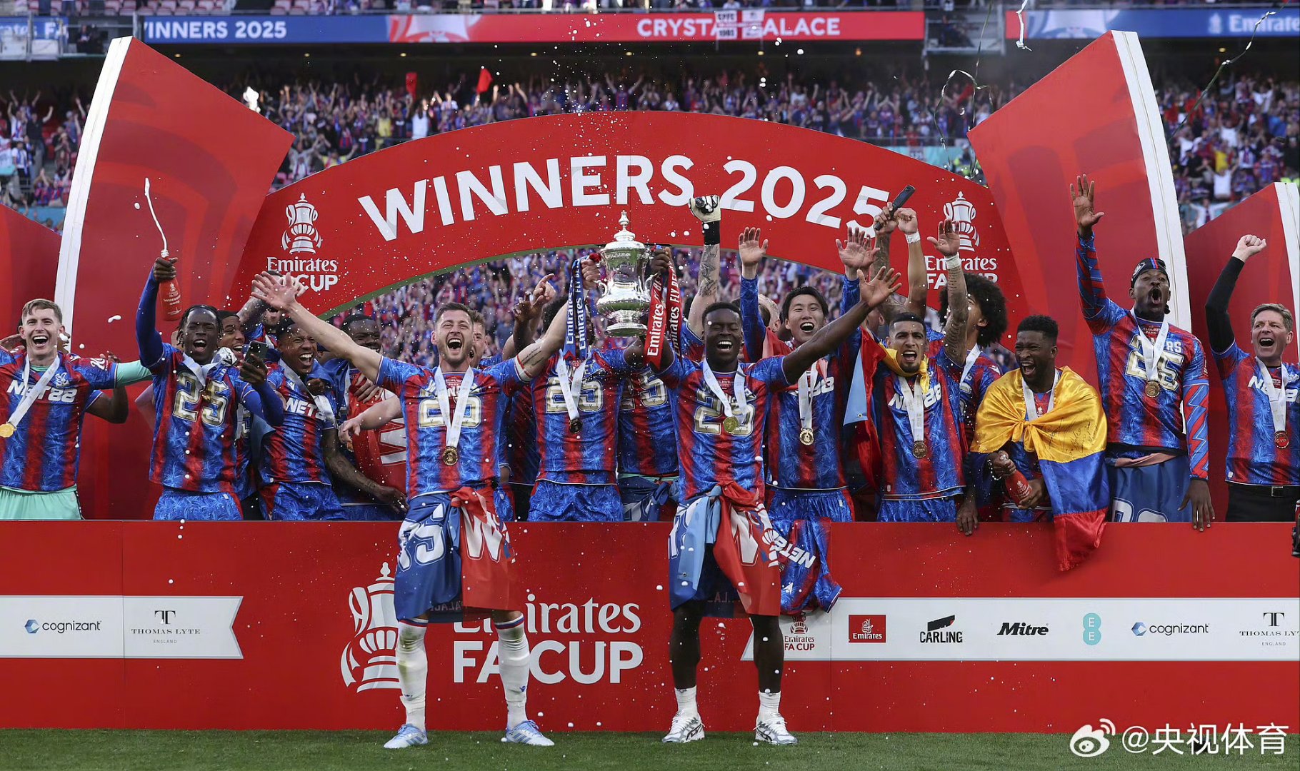 威廉希尔中文站-曼联客场一胜,积极备战欧冠 威廉希尔中文站-曼联客场一胜,积极备战欧冠