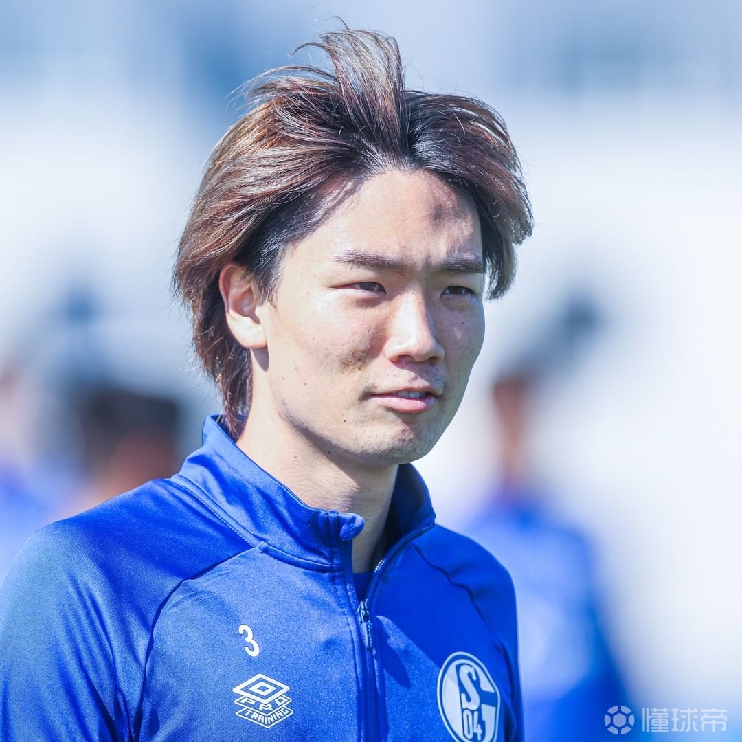 英国威廉希尔-沙尔克球员集体备战,期待反弹 英国威廉希尔-沙尔克球员集体备战,期待反弹