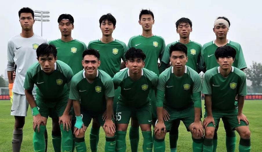 青岛黄海客场大胜重庆斯威，连胜