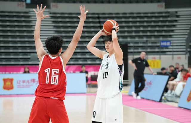 威廉希尔中文站-上海队赛程密集,备战压力提升 威廉希尔中文站-上海队赛程密集,备战压力提升