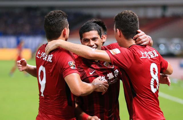 大连一方客场爆冷战平广州富力，积分榜排名上升