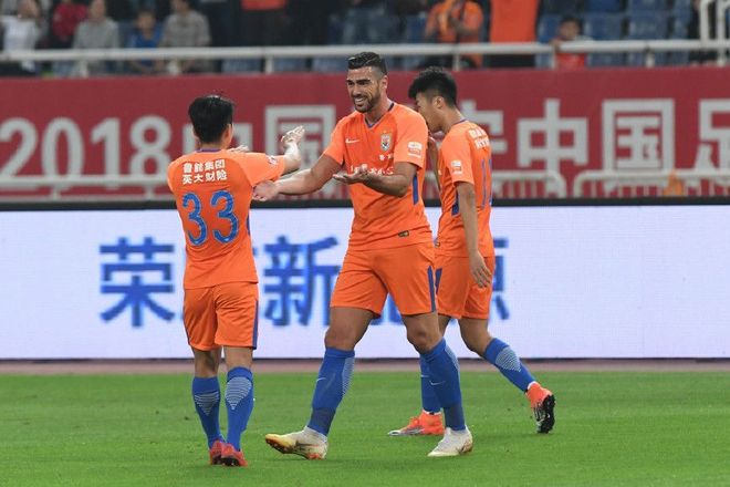 苏宁轻松战胜建业,继续领跑积分榜 苏宁轻松战胜建业,继续领跑积分榜