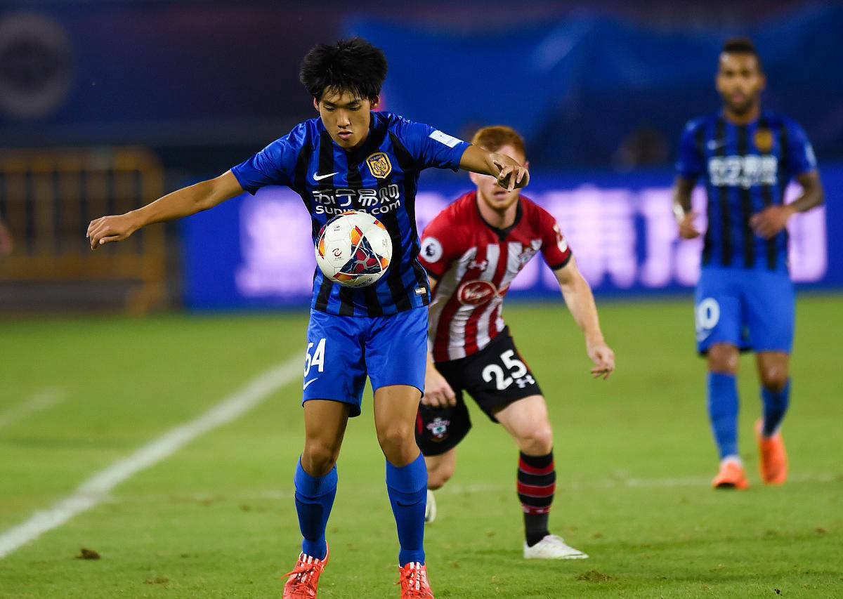 雷恩遭遇主场失利,球队士气低迷 雷恩遭遇主场失利,球队士气低迷