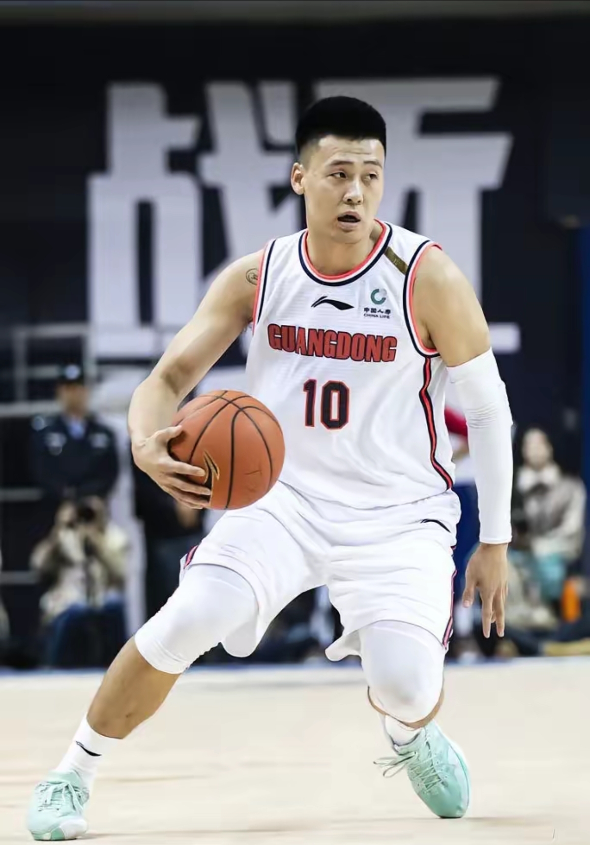 新疆队全力备战关键比赛,全队士气高涨 新疆队全力备战关键比赛,全队士气高涨